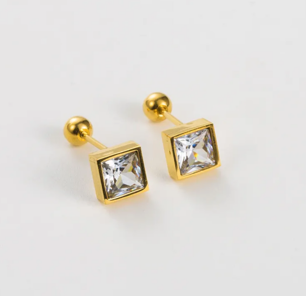 JOLIE SQUARE STUDS