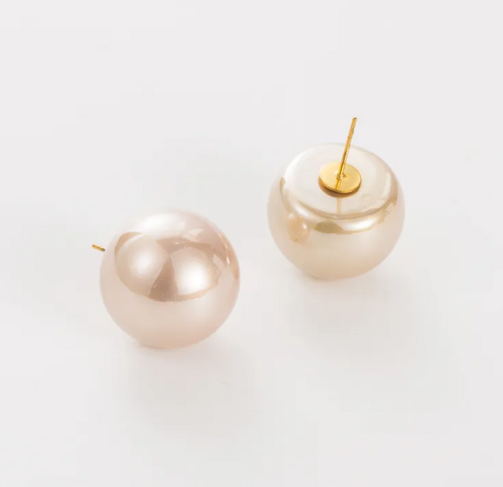 BIG PEARL EARRINGS