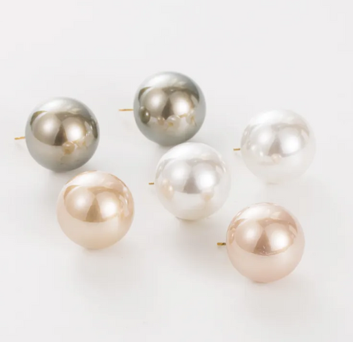 BIG PEARL EARRINGS