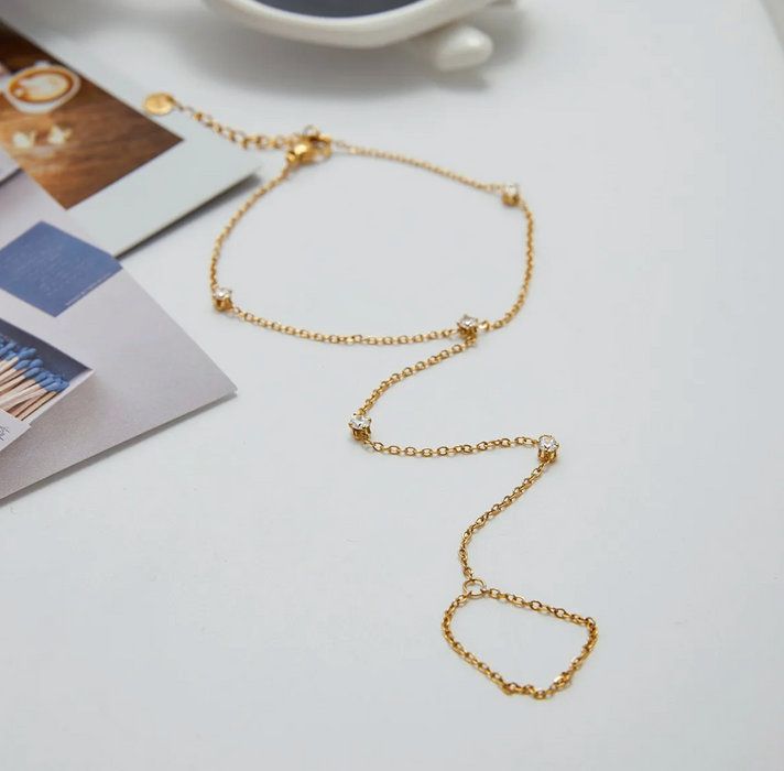 VANDANA HANDCHAIN 💧