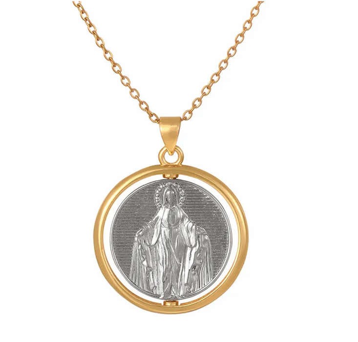 SPINNER MEDALION NECKLACE 💧