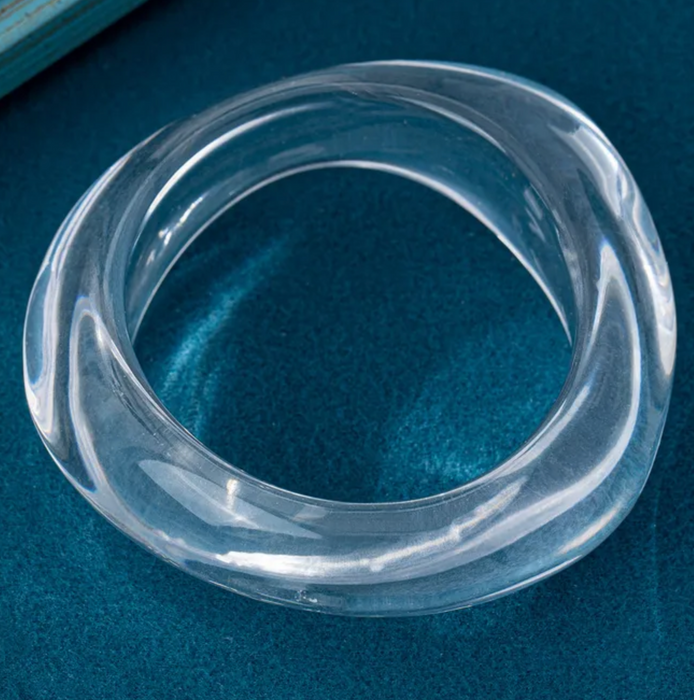 LUCITE BANGLE WAVY