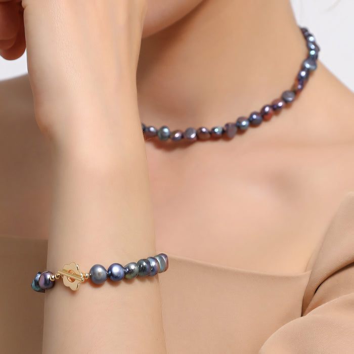 BLACK PEARLS NECKLACE